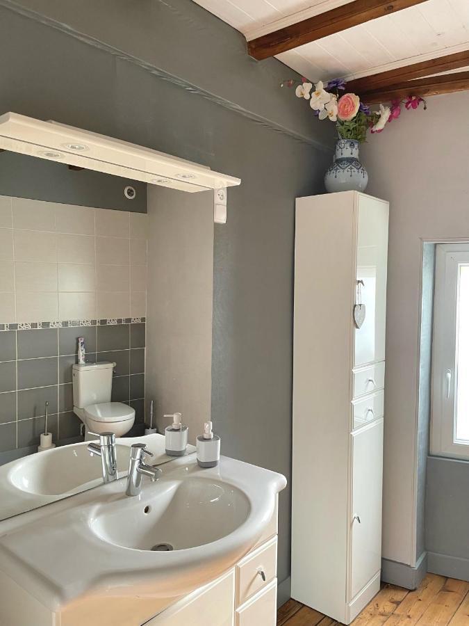 Chez Sarah - L'Escapade Bed & Breakfast Javerlhac-et-la-Chapelle-Saint-Robert ภายนอก รูปภาพ